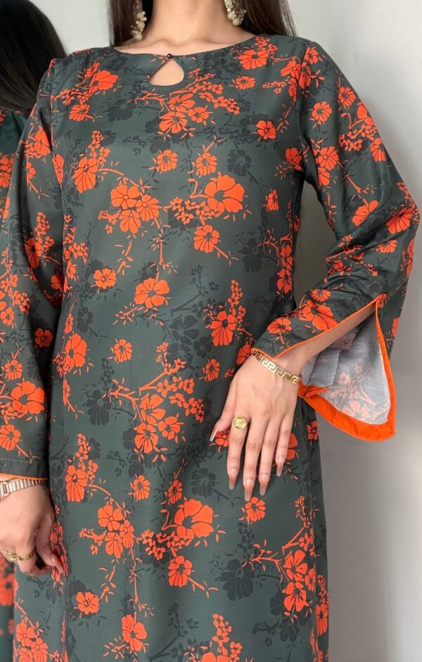 1c10b824-f34e-4878-9483-ad678452657b đ¸ Floral Elegance, Redefined â
